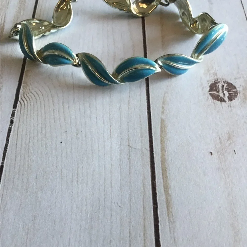 Vintage light blue leaf jewelry set